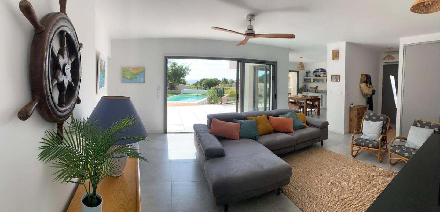 Lone Star Riviera - 5 Minutes Walk To The Villa *